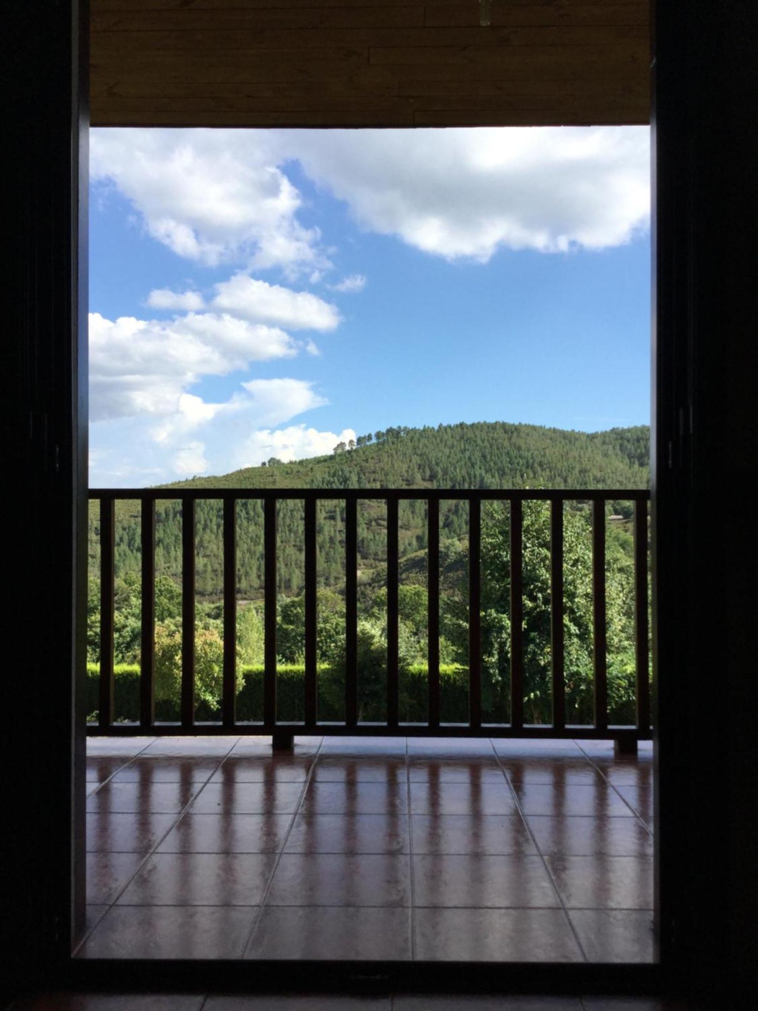 Alojamiento en entorno rural Los Trobos Villar de Otero Habitación foto