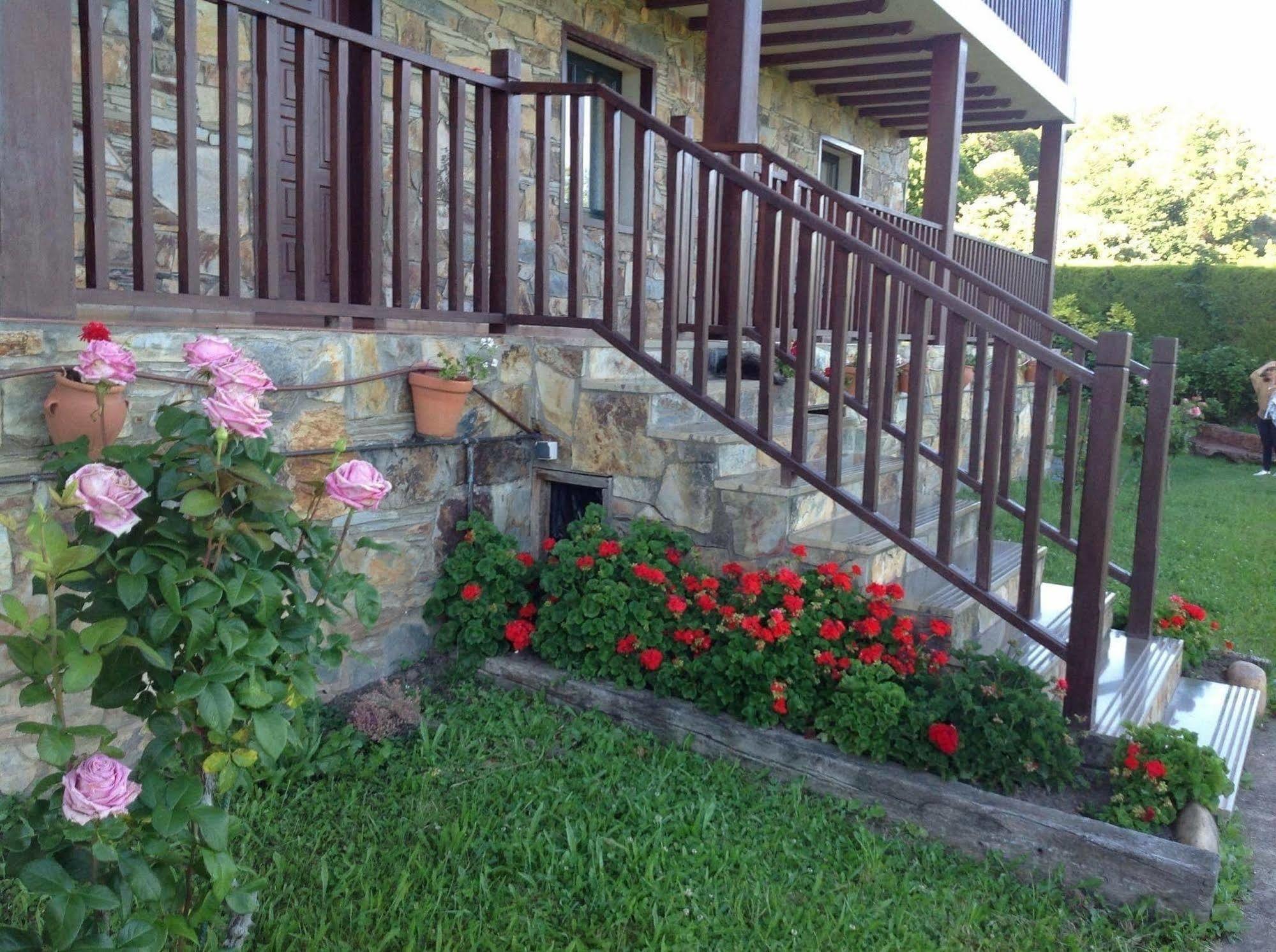 Alojamiento en entorno rural Los Trobos Villar de Otero Exterior foto
